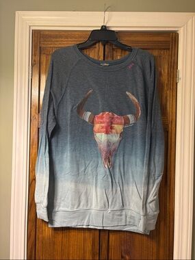 Graphic Ombre Sweatshirt with Bull Skull Print - Blue